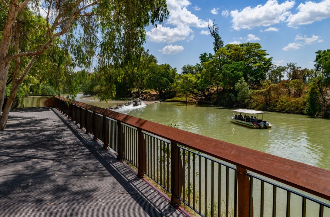cahills-crossing-viewing-platform