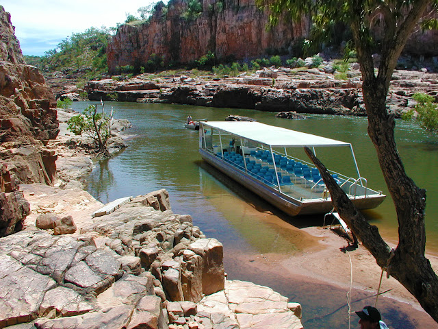 katherine-gorge-guided-boat-cruise