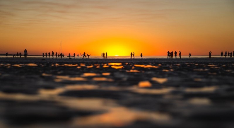 mind-beach-markets-sunset